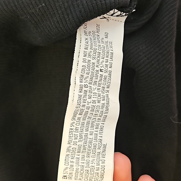 Forever 21 Turtles Neck Cropped Sweater Size L - Picture 6 of 6